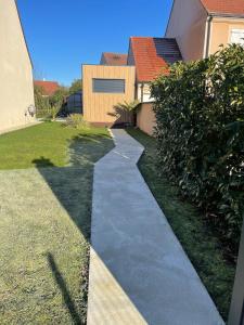 Love Room with Private Jacuzzi 40 min from Paris