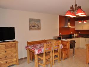 Appartement 3 pièces avec grand balcon, parking - FR-1-692-20