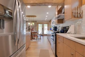 Lakeside Retreat in Hayward Pet Friendly!