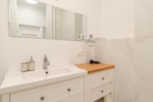 Modern apartment in Mokotow near Metro