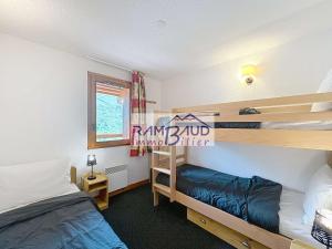 Confortable 3 pièces - 6 couchages - Accès pistes, Wifi - FR-1-854-16