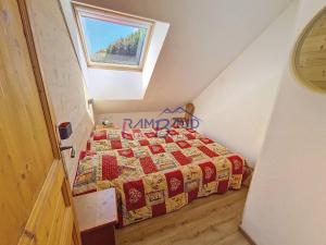 F4 Duplex 6-8 pers - Pied de piste - Piscine - Parking - WiFi - FR-1-854-37