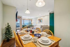 Highridge B14 Enjoy the view ski back trail shuttle service sports center