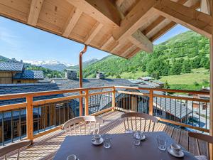 Appartement lumineux avec grande terrasse près des pistes - FR-1-570-46