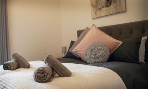 Rook View, Modern Coastal Retreat with Free Parking