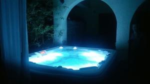 Lee house, WI-FI,FREE PARKING, HOT TUBE