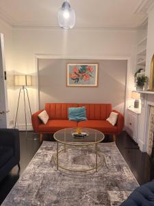 3 bdr House - Garden, easy access to centrl London