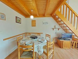 Appt 2P + mezzanine pour 6 - skis aux pieds - garage - WIFI - FR-1-241-21