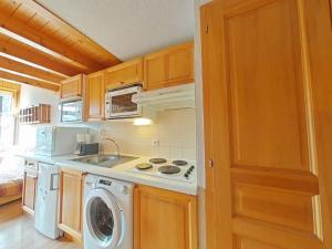Appt 2P + mezzanine pour 6 - skis aux pieds - garage - WIFI - FR-1-241-21