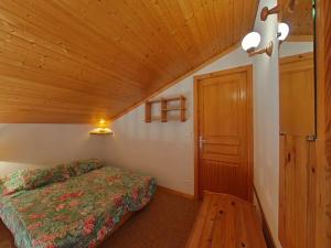 Appt 2P + mezzanine pour 6 - skis aux pieds - garage - WIFI - FR-1-241-21