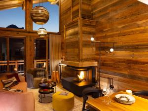 Chalet luxueux sur les pistes, sauna, parking inclus - FR-1-344-1219