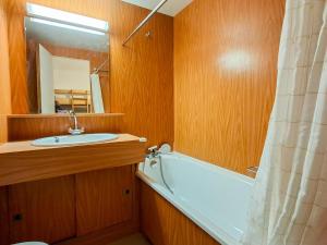 Studio lumineux avec balcon et casier à ski proche des pistes - FR-1-425-185