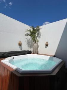 Sunny Kite House Prea