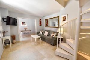 New! Exclusive Duplex Design | Parking & Pool