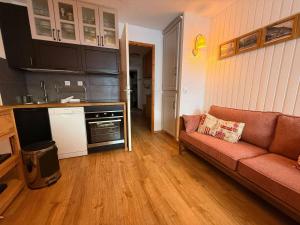 Appartement skis aux pieds avec parking et wifi à Tignes - FR-1-641-16