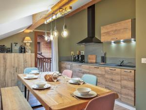 Appartement neuf avec grande terrasse, balcon et parking à Serre Chevalier - FR-1-808-4