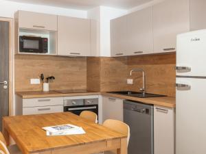 Appartement neuf au village avec parking à Serre Chevalier - FR-1-808-23