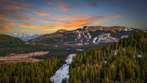 Mountain Retreat - Sleeps 7 - Canoe - Fireplace