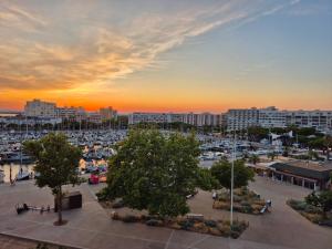 Duplex grand standing vue mer et port