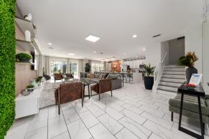 UNIQUE MASTERPIECE15 Suites Sleeps 30 SON101