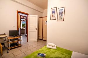 Birds Villa Apartments - Including Car Rental Santorini Greece