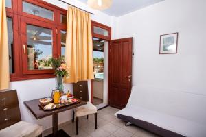 Birds Villa Apartments - Including Car Rental Santorini Greece