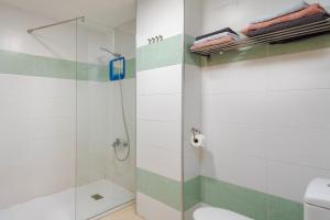 Quiet 1BR Terrace Apartment Near Centro & Beach