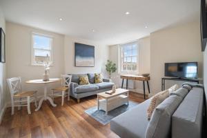 Work and travel charming one bedroom in Chelsea