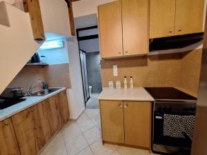 Sea & City - Luxury Maisonette Steps from the Beach with Private Terrace