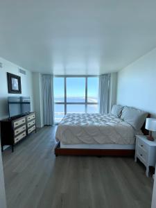 Stunning Water View Suite