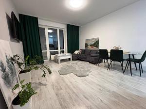Eco apartment, Smart Plaza Polytech, railway, Охматдит