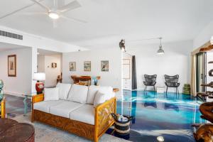 Spectacular Oceanfront Royal Sea Cliff 209 by Casago Kona