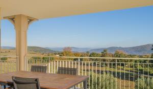 T3 Vignes & Terrasse 25 m2 au calme - Vue verdoyante - À 7 min de la plage - Parking Gratuit - La Croix-Valmer