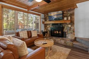 Cougar Trail Getaway W Hot Tub