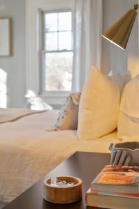 Minutes to Beaches - Home Theater, Couples Retreat