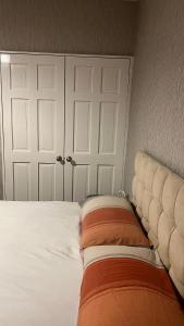 Contractor friendly , central, close to town football stadium and hospital