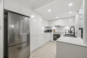 Flynns Beach Retreat 3 of 3 Everard street