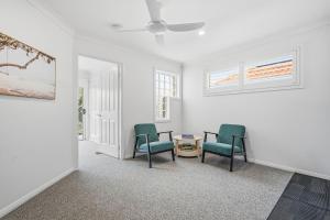 Flynns Beach Retreat 3 of 3 Everard street