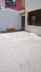 Sobrado 4 Qtos 1 Suite - 200 mts Praia - Churrasqueira - Piscina infantil a 200 da Praia e do Gonzaga - Orquidário - Parque do Emissário - 3 Vagas de Gar