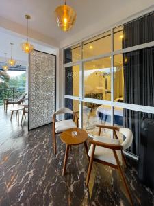Fogy Ella Hotel