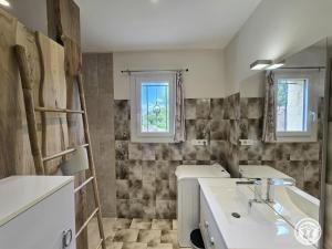 Maison de caractère avec jardin, animaux acceptés - FR-1-616-67