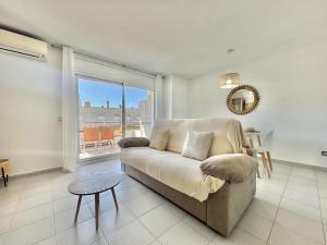 Bonito apto. 1 hab, terraza, parking, aire acondicionado y wifi en Roses, a 300m de la playa - ES-319-9