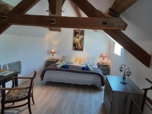 Charmante Maison Ancienne près de Chinon avec Cour Privée - FR-1-381-645