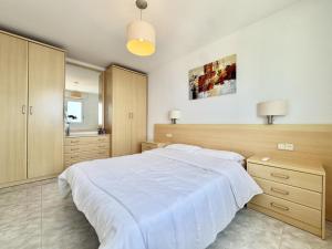 Casa de 3 pisos, piscina comunitaria, vista al mar, aire acondicionado, cerca de la playa y centro de Roses - ES-319-6