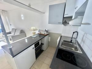 Estudio en Canyelles con parking - Vista al mar, hasta 4 personas - ES-319-86