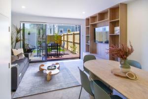 Designer Gated Townhouse, Carpark, Sleeps 6