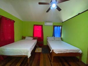 4Js Cabins