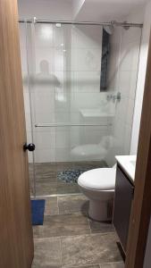 Cozy 1BR Condo for 4 with Parking, Wi-Fi, Laundry