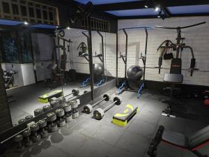 Modern Apt in Poblado with Private Terrace & Gym