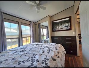 Lake Front Dream Cottage Resort!!! W-5 Star Golf Course!!